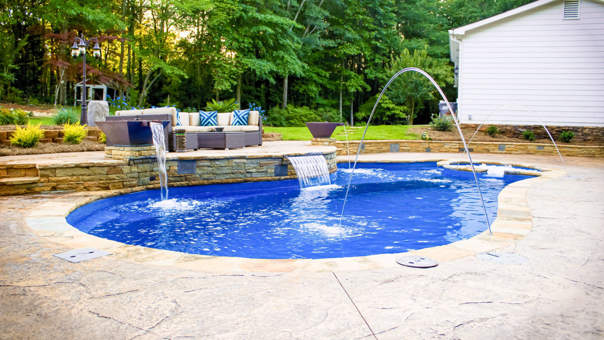 The Brilliant - freeform fiberglass swimming pool with spa - Imagine Pools