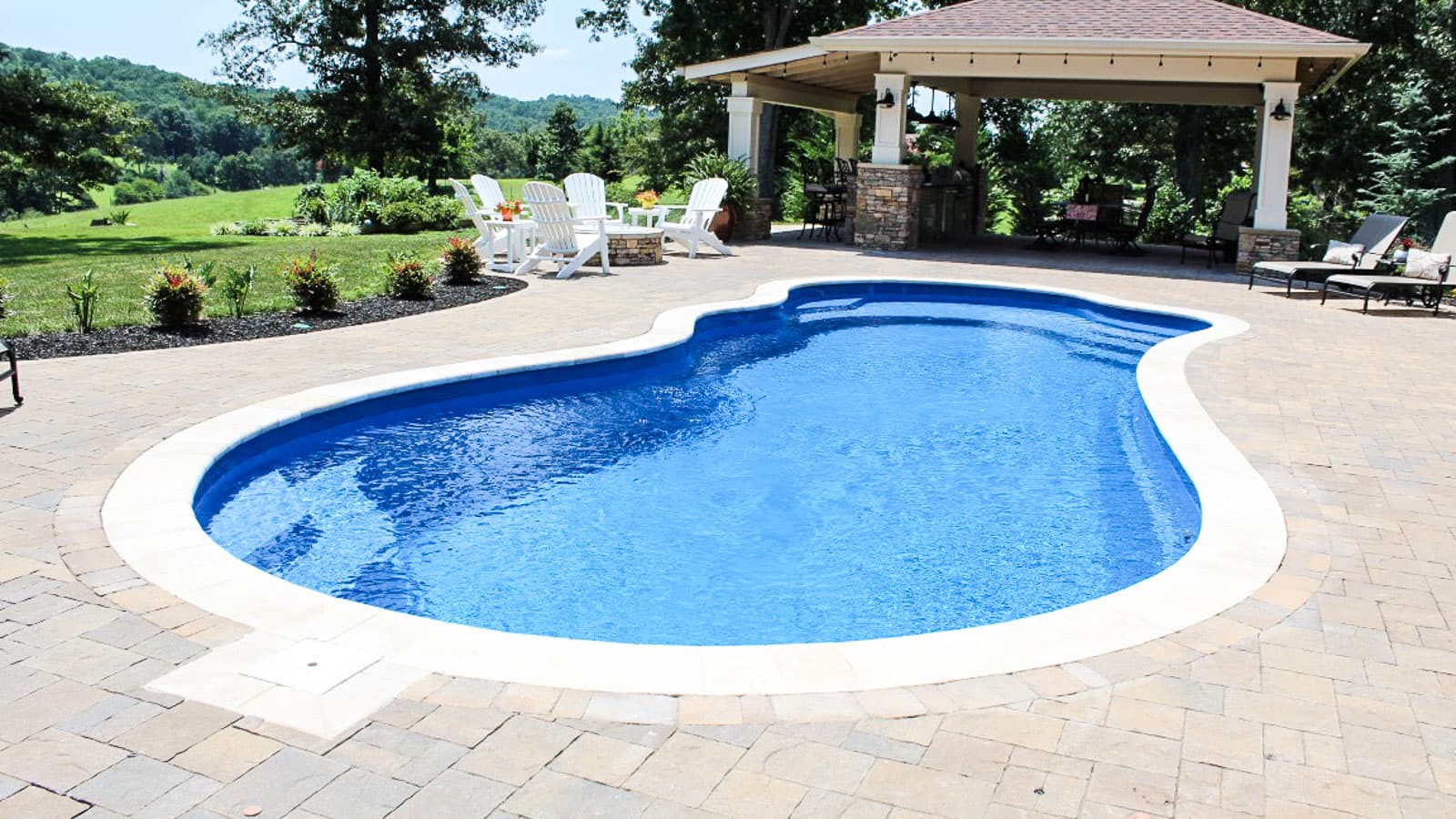 ImaginePools_Fantasy_35_OceanBlue_US_2018-8 Imagine Pools Fantasy freeform pool model in Ocean Blue color