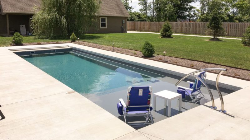 The Freedom with Splash Pad - fiberglass swimming pool - Imagine Pools