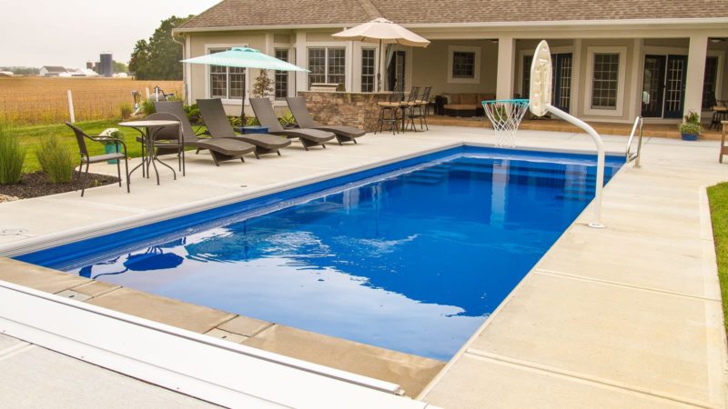 The Freedom with Splash Pad - fiberglass swimming pool - Imagine Pools