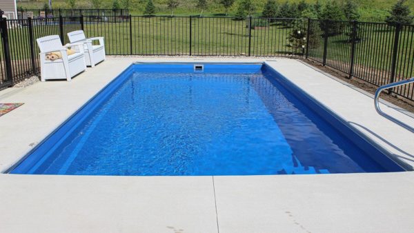 The Freedom - rectangle fiberglass swimming pool - Imagine Pools