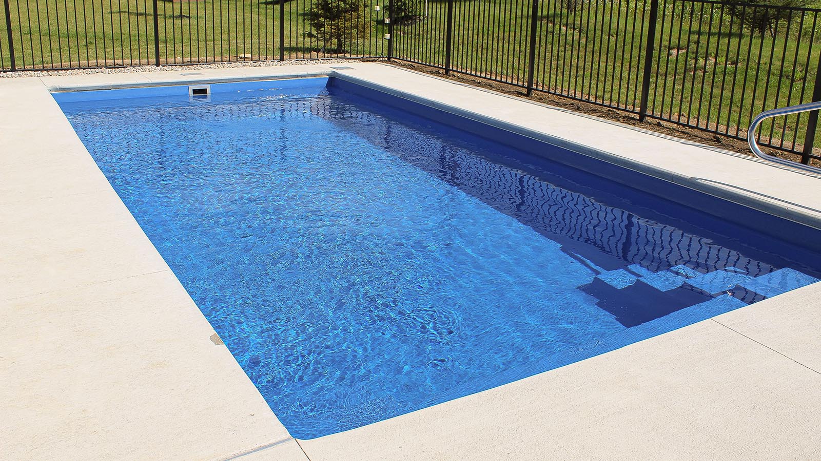 The Freedom rectangle fiberglass swimming pool Imagine Pools