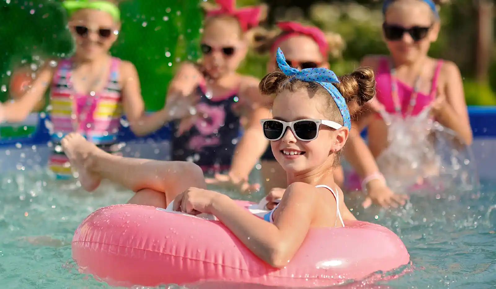 how to host the perfect summer pool party in your backyard oasis