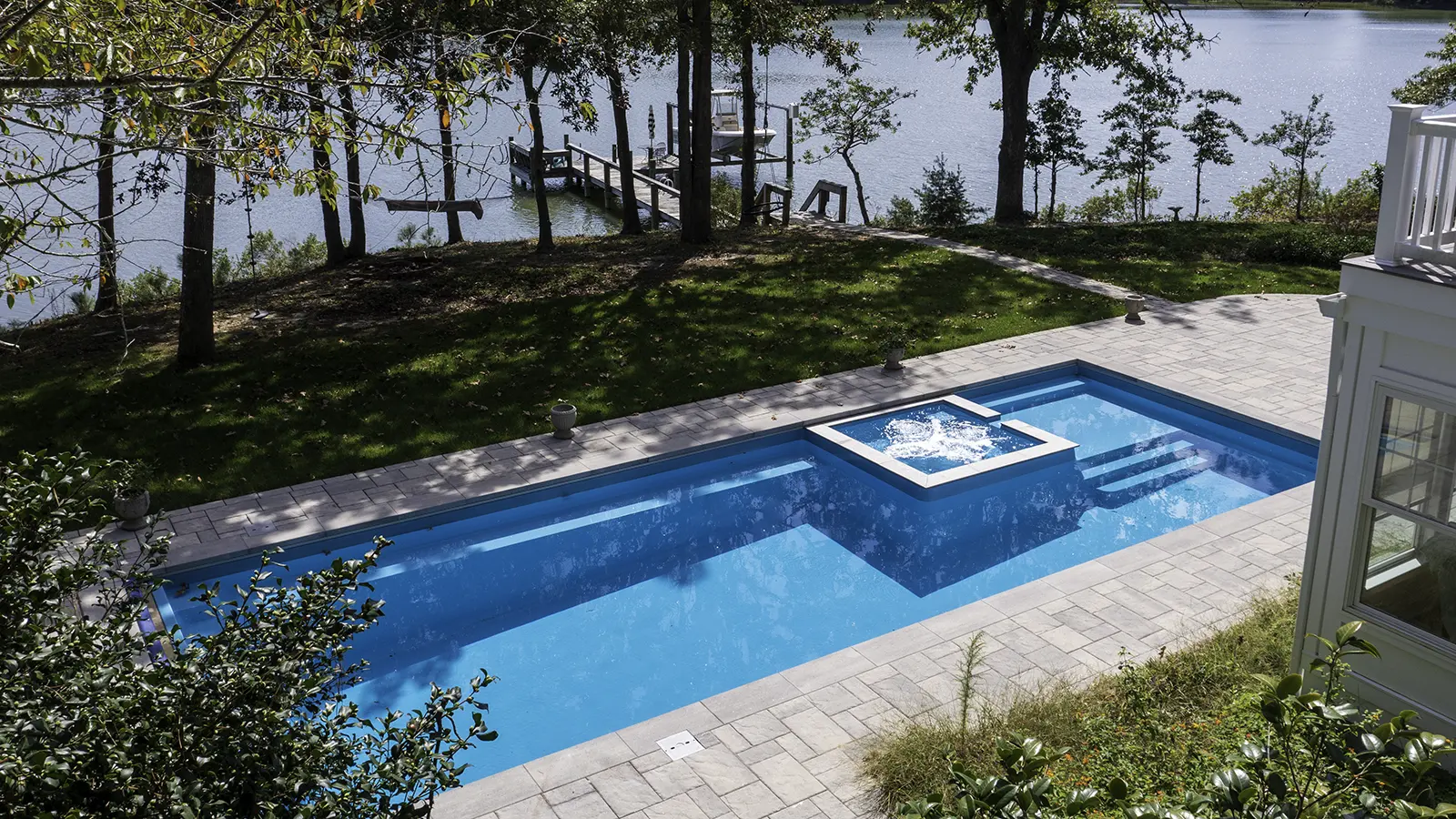 Exquisite 40 Reef Blue Fiberglass Pool