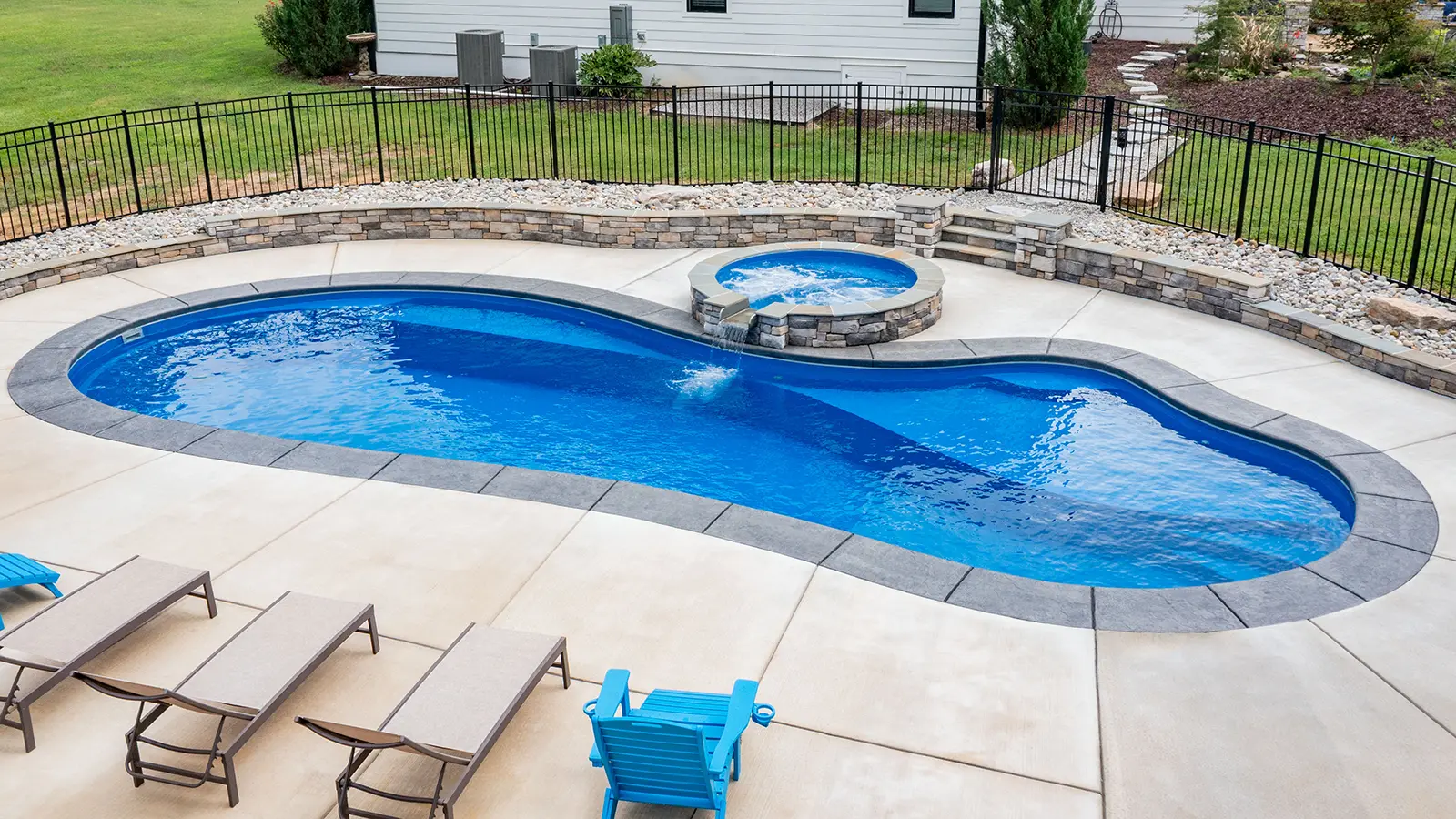The Imagine Pools Inspiration Fiberglass Pool