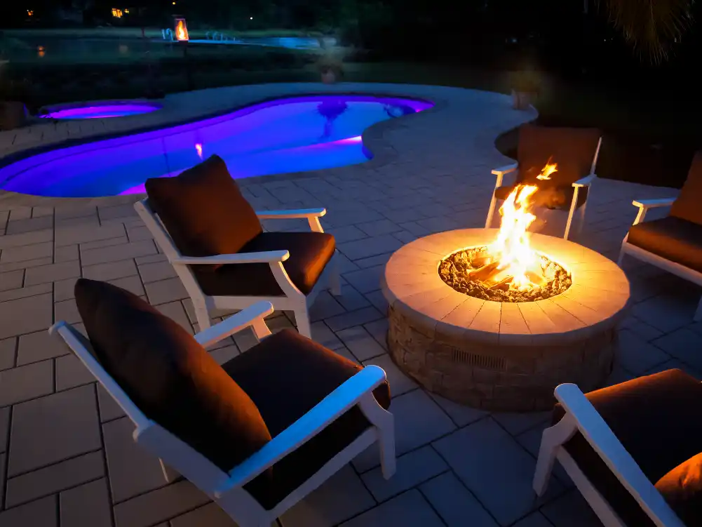 The Inspiration 30 fiberglass pool in Reef Blue