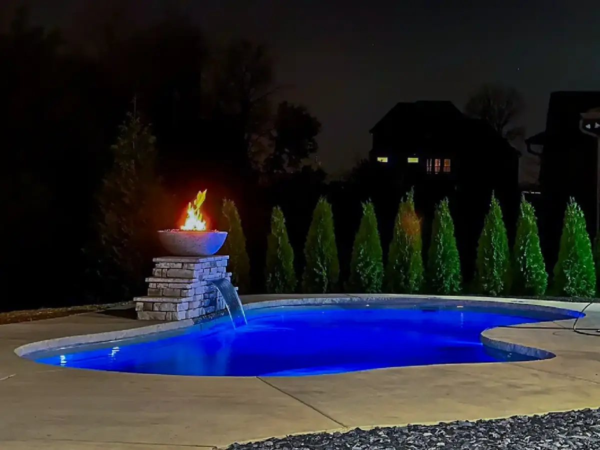 The Inspiration backyard pool 35 in Ice Silver 