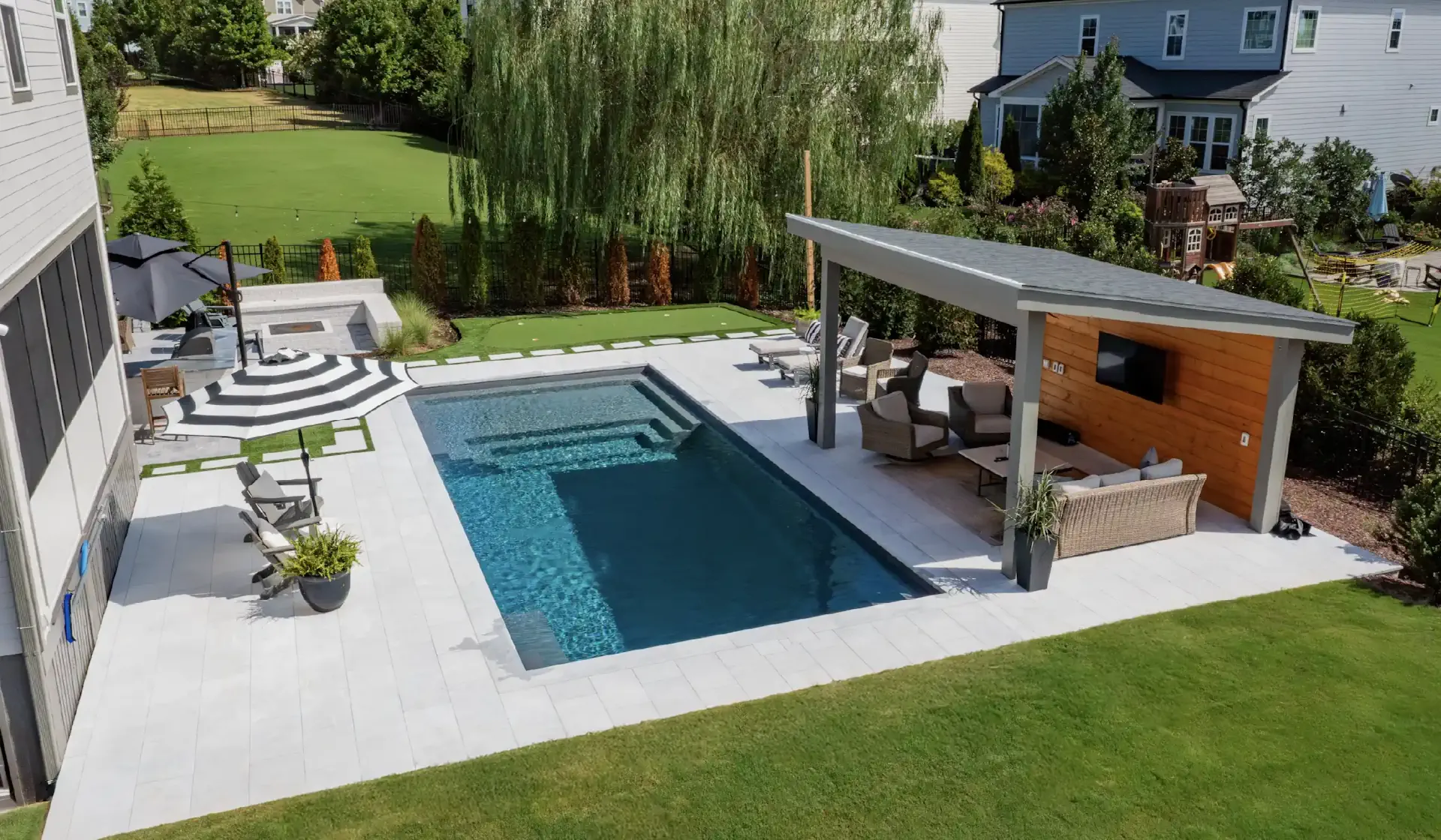 fiberglass pools in georgia: what peach state homeowners need to know before they build